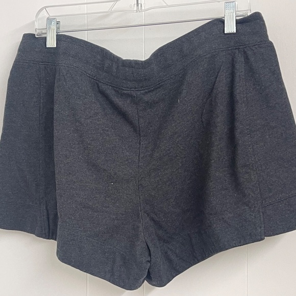 Nike Women’s Gray Fleece Lounge Shorts Size XL Drawstring Waist Athletic Casual - Picture 3 of 4